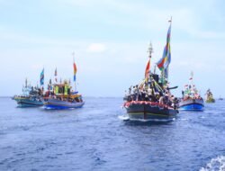 Dandim 0820/Probolinggo Letkol Arh Iwan Hermaya Menghadiri Kegiatan Petik Laut