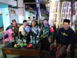 Babinsa Koramil 0819/03 Kraton Bersama Banser dan Warga Gelar Patroli Siskamling di Desa Mulyorejo