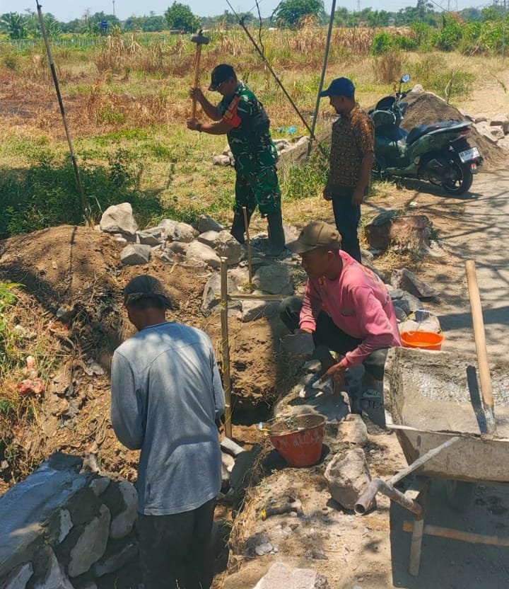 perbaikan plengsengan saluran irigasi untuk pengairan pesawahan guna mendukung ketahanan pangan bertempat di Desa Sidowayah Kecamatan beji