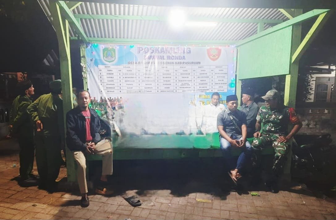 anggota Koramil 0819/07 Lekok