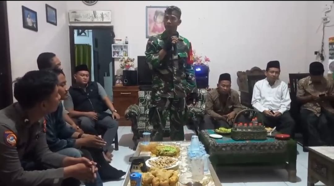 kegiatan Rapat Koordinasi (Rakor) dengan tema “Keamanan Wilayah dan Ketentraman Masyarakat”, yang digelar pada Jumat malam di kediaman Bapak Anang, Jalan Langsep RT 02 RW 03, Kelurahan Pakistaji