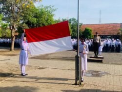 POLICE GOES TO SCHOOL: Membangun Generasi Disiplin dan Berkarakter di UPT SMP Negeri 4 Pasuruan