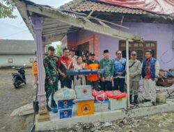 Gerak Cepat Babinsa Koramil 09/Lumbang Bersama BPBD dan Dinsos Bantu Warga Terdampak Bencana Alam