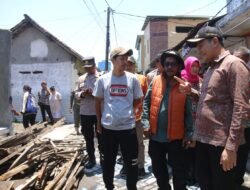 Bupati Subandi Kunjungi Rumah Ambruk Warga Magersari