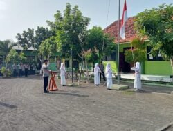 Kapolsek Wonorejo Jadi Pembina Upacara di SMK Al Hidayah, Ingatkan Bahaya Kenakalan Remaja