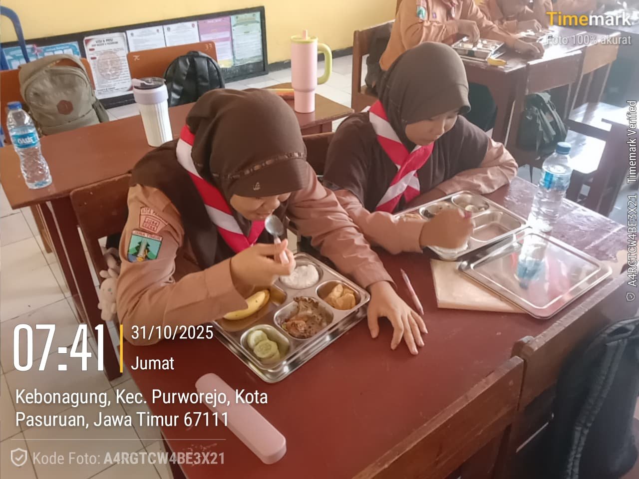 program sekolah sehat melalui kegiatan GEMA SEHAT (Gerakan Makan Sehat, Hadapi Anemia & Stunting).