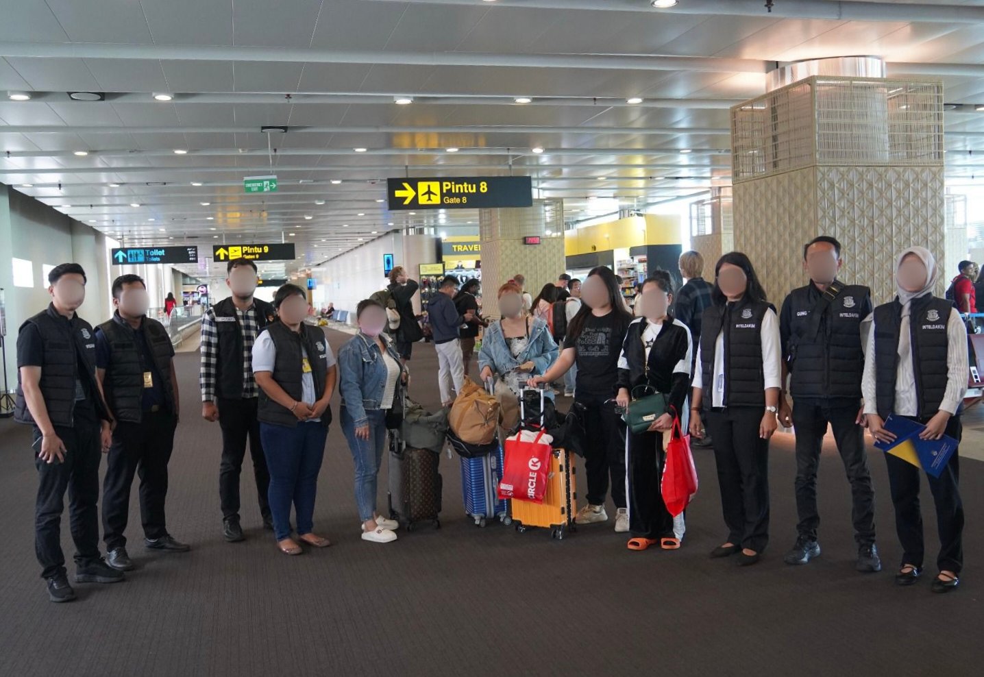 Imigrasi Ngurah Rai Deportasi Empat WNA Vietnam yang Bekerja Jadi Terapis