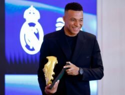 Mbappe Persembahkan Sepatu Emas untuk Real Madrid, Janji Bertahan Lebih Lama