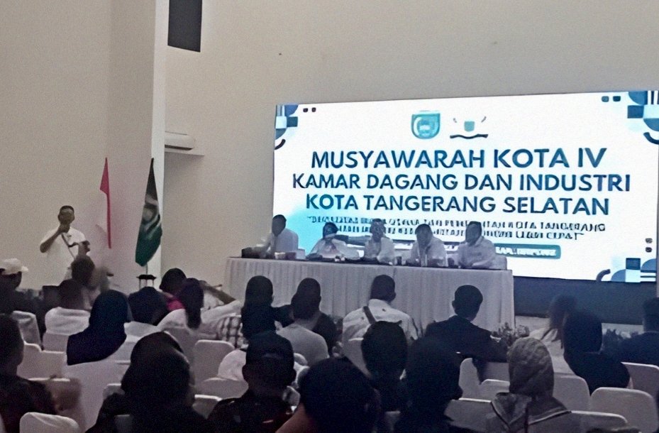 Mukota IV Kadin Tangsel Ricuh, Peserta Protes Penundaan Tanpa Kejelasan