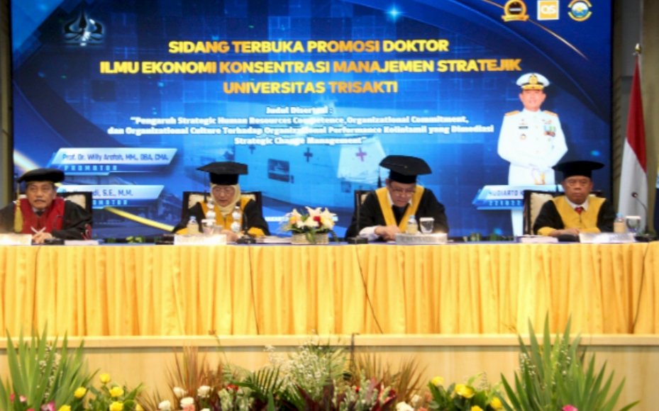Laksamana Muda TNI Hudiarto Krisno Utomo Raih Doktor Cumlaude dari FEB Usakti