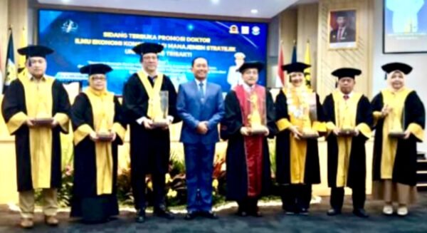 Laksamana Muda TNI Hudiarto Krisno Utomo Raih Doktor Cumlaude dari FEB Usakti