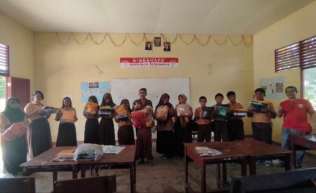 Alumni SMP PGRI 1 Tebas