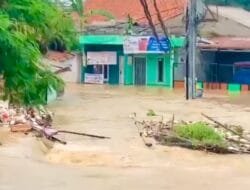 Banjir Terjang Bogor dan Bekasi, Tanggul Jebol hingga Kali Meluap