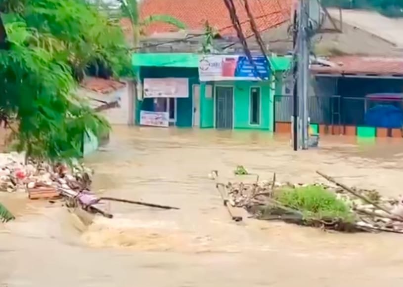 Bogor dan Bekasi Banjir, Tanggul Jebol hingga Kali Meluap