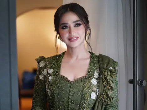 Dewi perssik