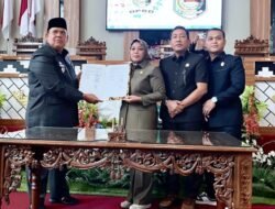 Dua Raperda Disetujui Jadi Peraturan Daerah, Wabup Azwar Hadi Apresiasi DPRD Lampung Timur