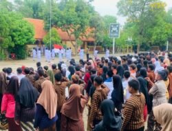 UPT SMP Negeri 4 Pasuruan Gelar Upacara Hari Pahlawan 2025: Terus Bergerak Melanjutkan Perjuangan