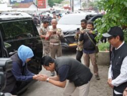 Bupati Sidoarjo Dampingi Gubernur Jatim dalam Pasar Murah Krian, Perluas Akses Warga terhadap Sembako Terjangkau