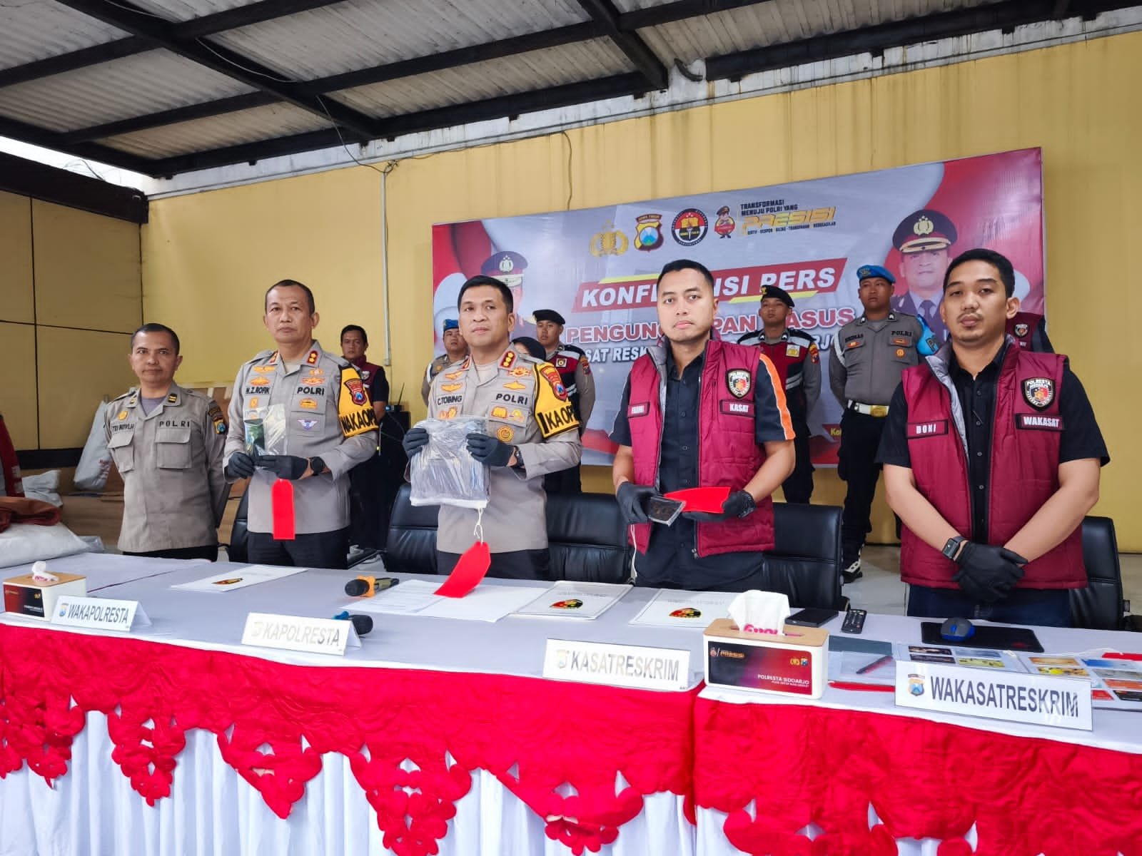 Kapolresta Sidoarjo, Kombes Pol Christian Tobing, dalam konferensi pers