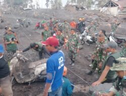 TNI Perkuat Respons Cepat Penanganan Erupsi Semeru, Pastikan Bantuan dan Evakuasi di Pronojiwo Berjalan Optimal
