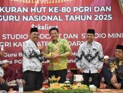 Bupati H. Subandi Resmikan Studio Mini dan Podcast Baru Milik PGRI Sidoarjo