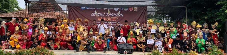 Fashion Show & Unjuk Talenta Warnai Peringatan Hari Pahlawan di SMP Negeri 4 Pasuruan.