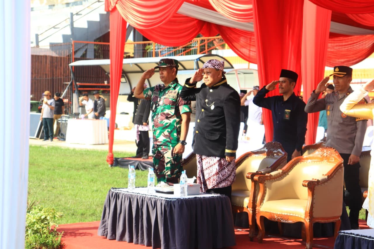 Mayor Inf Herawadi Karnawan, turut menghadiri upacara bendera dalam rangka peringatan Hari Guru Nasional (HGN) ke-80 Tahun 2025