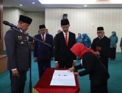 Lantik 44 Pejabat, Wali Kota Bekasi Tegaskan Pentingnya Adaptasi dan Pelayanan Publik