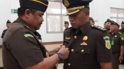 Lantik Timbul Mangasih sebagai Kasubag Pembinaan, Ini Pesan Kajari Jaktim 