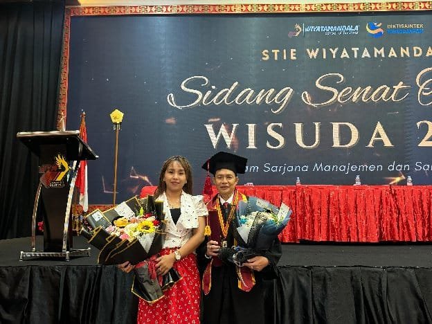 Perjuangan Phang Mui Jun, Perantau Asal Singkawang Bermental Baja Raih Gelar Sarjana Manajemen