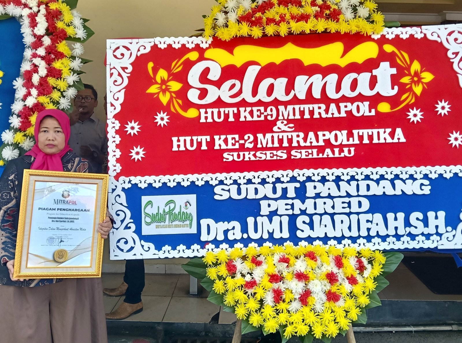Pemred Media Sudut Pandang Raih Mitrapol Award 2025