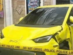 Mobil Listrik di Tanjung Priok Tabrak Kios dan Warga, Pengemudi Mengaku Pikiran Kosong