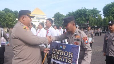 Kapolres Pasuruan Beri Hadiah Umrah ke Anggota Berprestasi