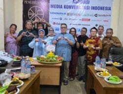 HUT ke-1 AMKI: Pengurus Gelar Syukuran dan Tumpengan Jumat Berkah