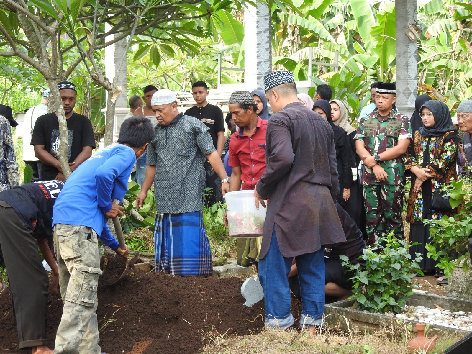 Dandim 0819 Pasuruan Hadiri Pemakaman