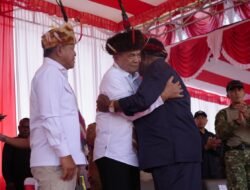 Hadiri Acara Bakar Batu, Menko Polkam Diangkat Jadi Warga Kehormatan Papua Pegunungan