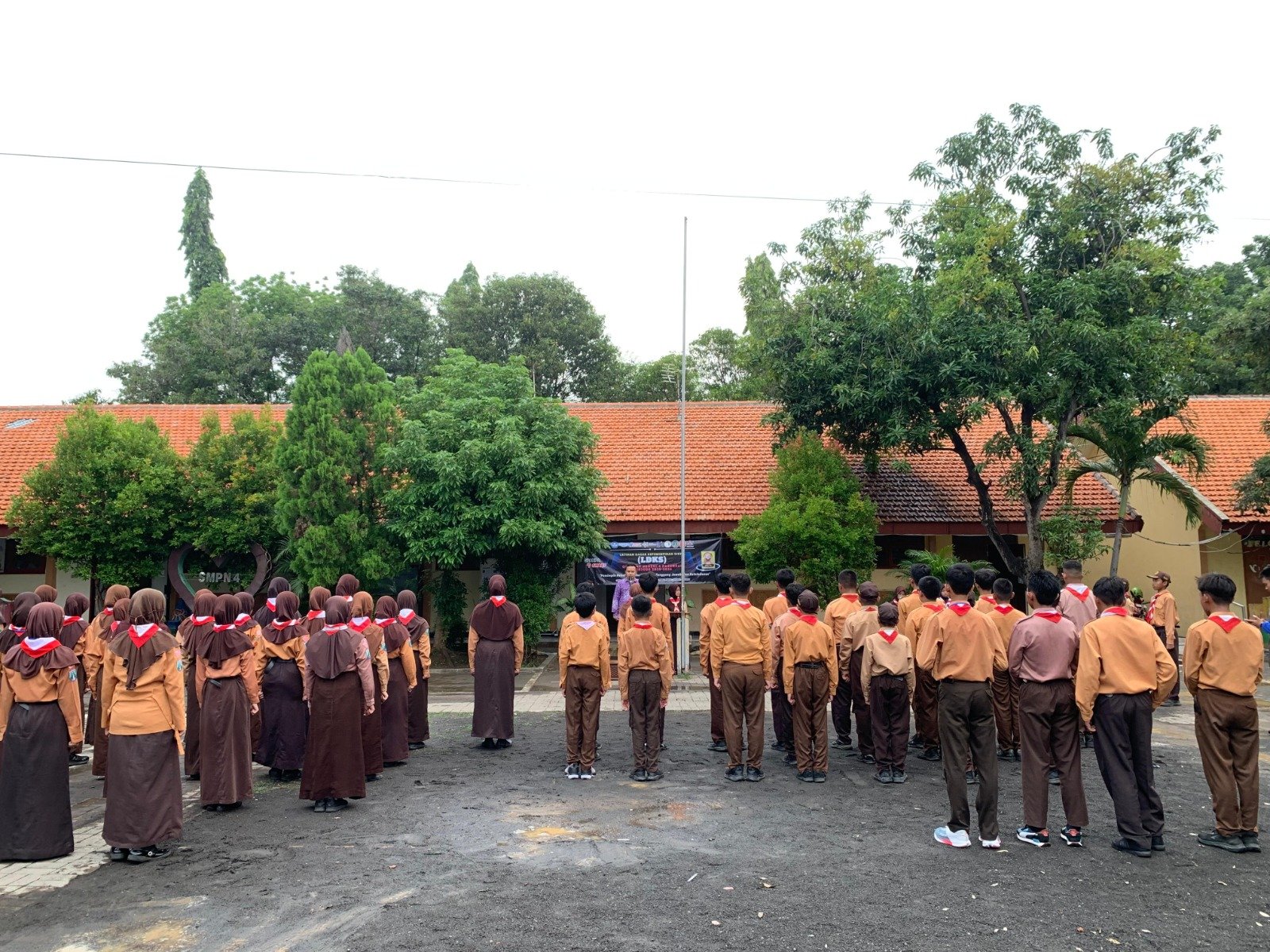 Latihan Dasar Kepemimpinan Siswa (LDKS)