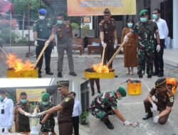 Dandim 0819 Hadiri Pemusnahan Barang Bukti Inkracht di Kejari Kota Pasuruan