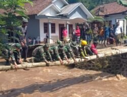 Bersama Forkopimda, Dandim 0820/Probolinggo Letkol Arh Iwan Hermaya gelar Karya Bakti di Kecamatan Tiris