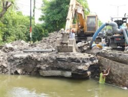 Bupati Sidoarjo Sidak Infrastruktur di Bringinbendo dan Trosobo