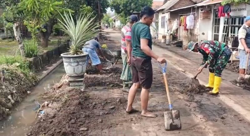melaksanakan kegiatan Karya Bhakti