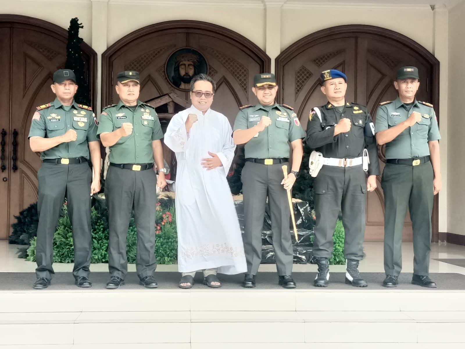 Anjangsana ke Gereja Katolik MBK