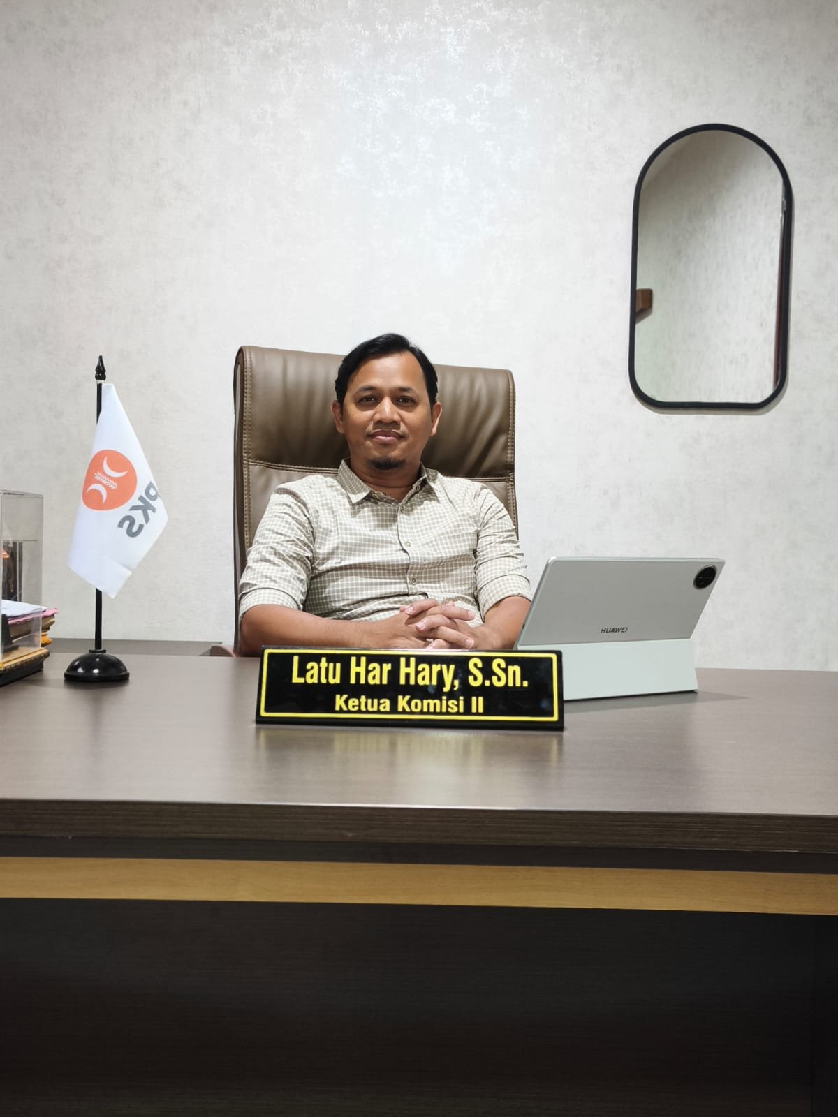 Ketua Komisi II DPRD Kota Bekasi, Latu Har Hary, S.Sn.,