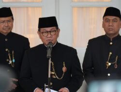 Gubernur Pramono Anung Lantik Uus Kuswanto Jadi Sekda DKI