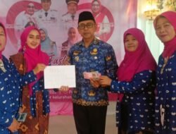 Semarak Hari Ibu 2025, TP PKK Jatirahayu Gelar Lomba Busana