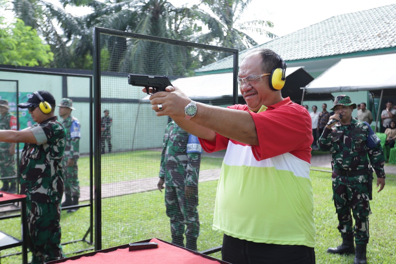 Eksibisi Menembak Executive