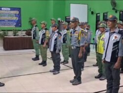 Danramil 02/Pesantren Bekali Wasbang Satlinmas Kelurahan Bawang