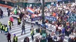 Protes Kebijakan Trump, Ribuan Warga AS Gelar Aksi di New York