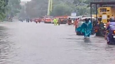 Hujan Deras, Sejumlah Ruas Jalan di Jakarta Terendam Banjir