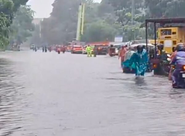 Hujan Deras, Sejumlah Ruas Jalan di Jakarta Terendam Banjir